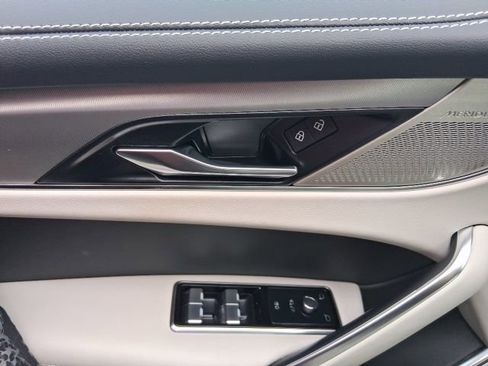 Used 2023 Jaguar F-PACE R-Dynamic S image 18