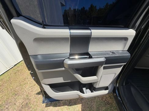 Used 2018 Ford F150 XLT w/ Equipment Group 302A Luxury AWD/4WD image 22