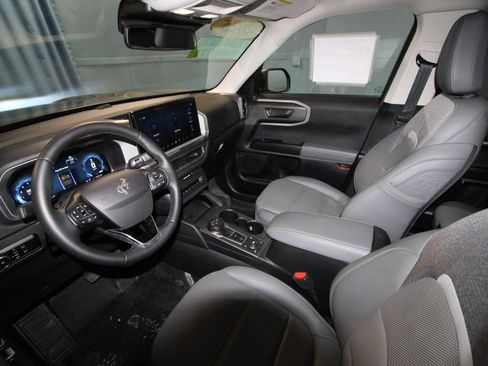 Used 2025 Ford Bronco Sport Badlands AWD/4WD image 2