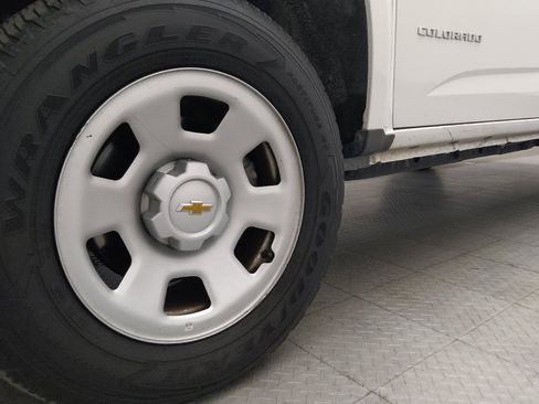 Used 2021 Chevrolet Colorado W/T w/ WT Convenience Package AWD/4WD image 31
