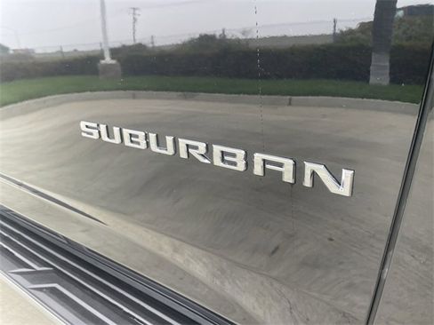 Used 2023 Chevrolet Suburban LT image 31