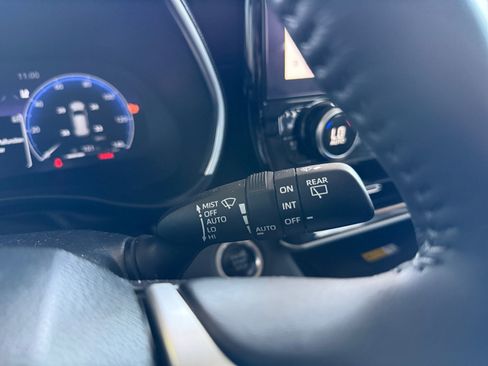 Used 2024 Toyota Highlander Platinum image 21