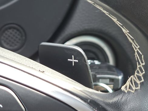 Used 2019 INFINITI QX30 w/ Navigation Package image 14