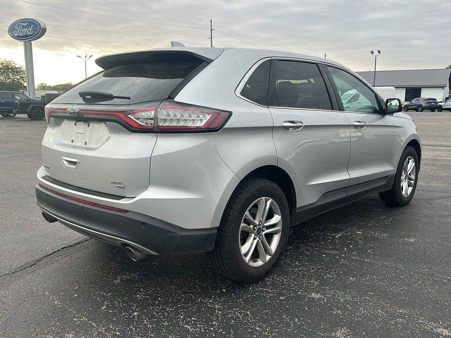 Used 2017 Ford Edge SEL w/ Equipment Group 201A AWD/4WD image 5