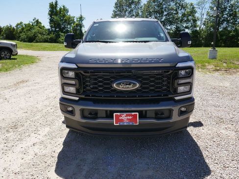 New 2026 Ford F250 Lariat w/ Black Appearance Package AWD/4WD image 9