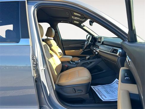 Used 2022 Kia Telluride SX w/ Towing Package image 15