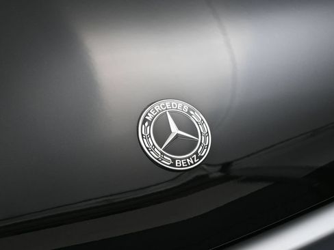 Used 2025 Mercedes-Benz GLS 450 4MATIC image 13