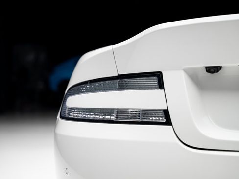 Used 2016 Aston Martin DB9 GT image 30