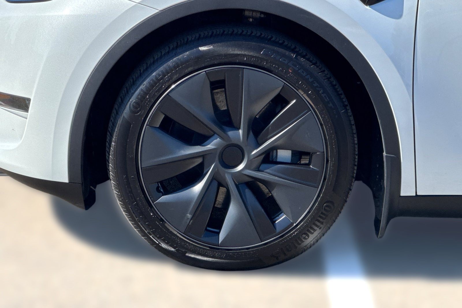 Used 2025 Tesla Model Y Long Range AWD/4WD image 12