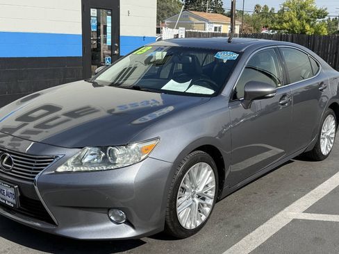 Used 2013 Lexus ES 350 w/ Luxury Pkg FWD image 3