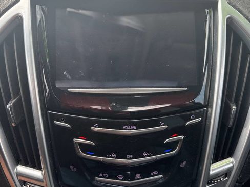 Used 2015 Cadillac SRX Luxury image 16