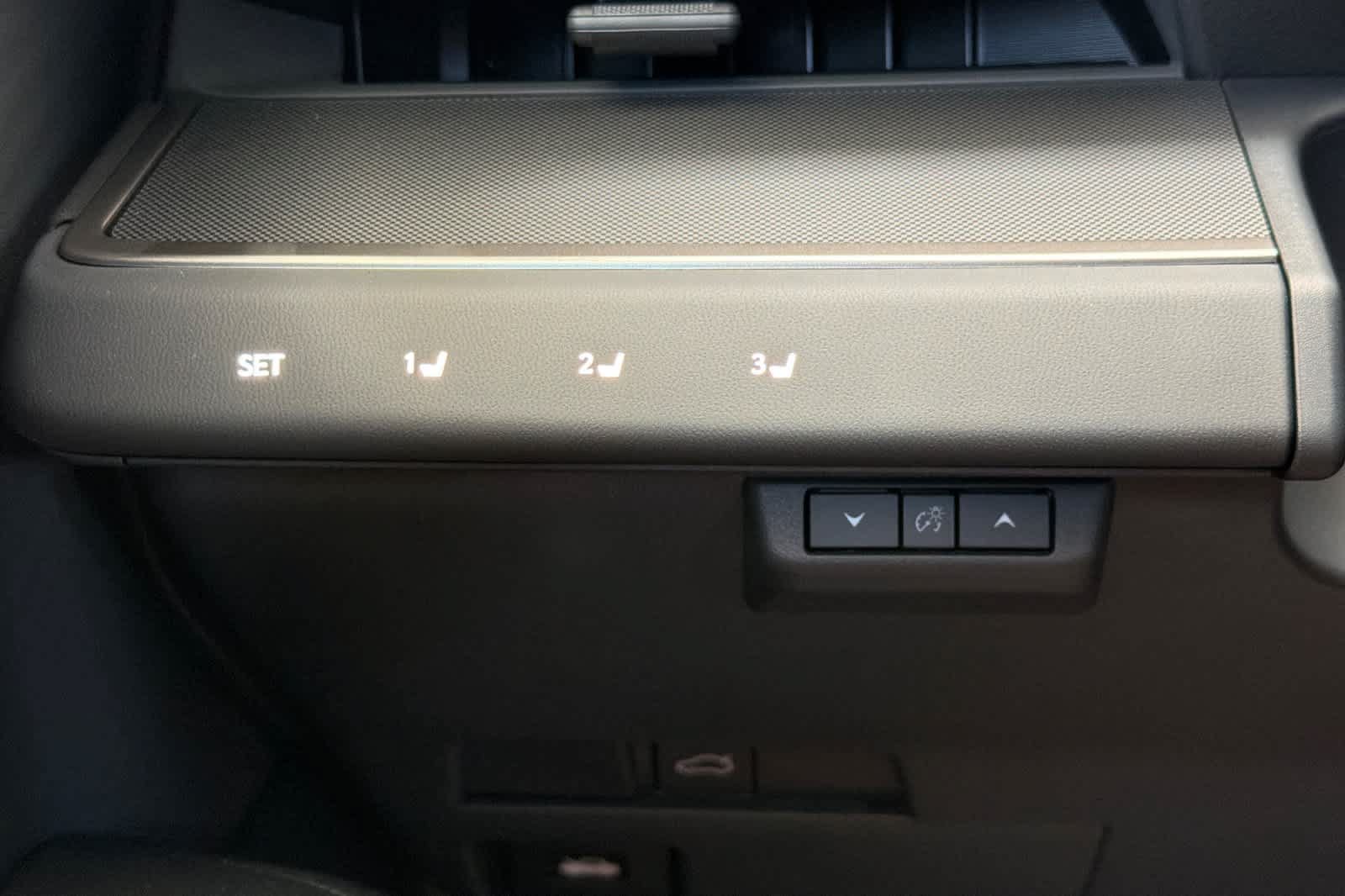 New 2026 Lexus ES 350e w/ Convenience Package FWD image 29