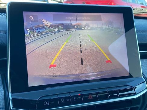 Used 2024 Jeep Compass Latitude image 22