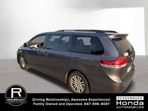 Used 2012 Toyota Sienna XLE FWD image 5