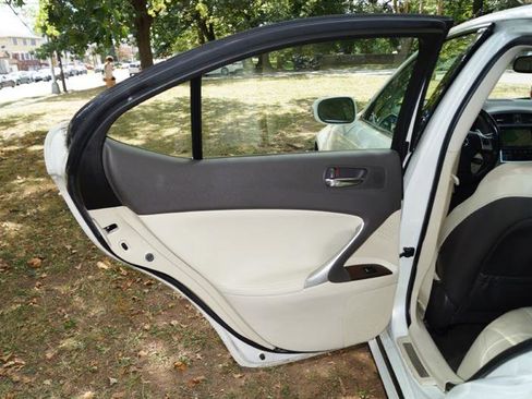 Used 2011 Lexus IS 250 AWD image 24