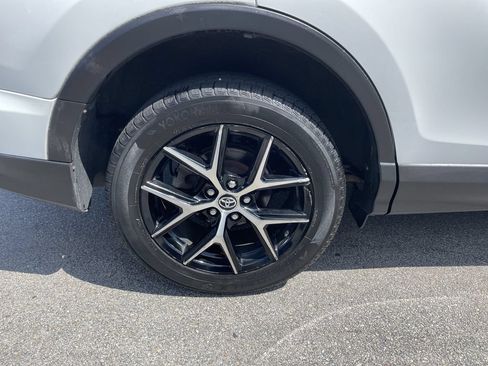Used 2016 Toyota RAV4 SE AWD/4WD image 12