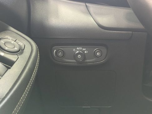 Used 2022 Buick Encore GX Select w/ Sport Touring Package FWD image 29