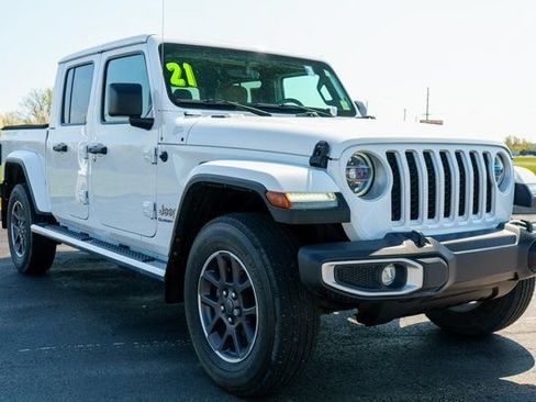 Used 2021 Jeep Gladiator Overland w/ Uconnect 4C Nav & Sound Group AWD/4WD image 4