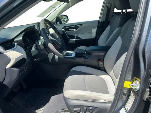 Used 2020 Toyota RAV4 XLE AWD/4WD image 10