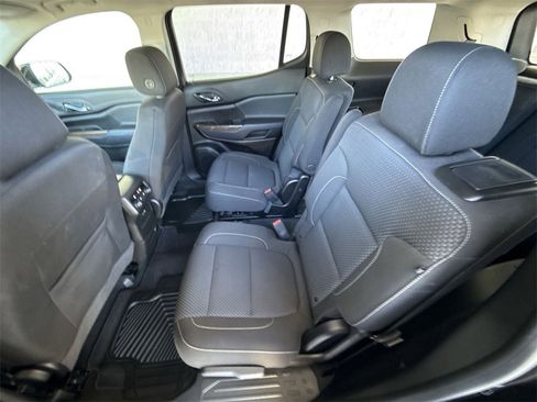 Certified 2023 GMC Acadia SLE image 22