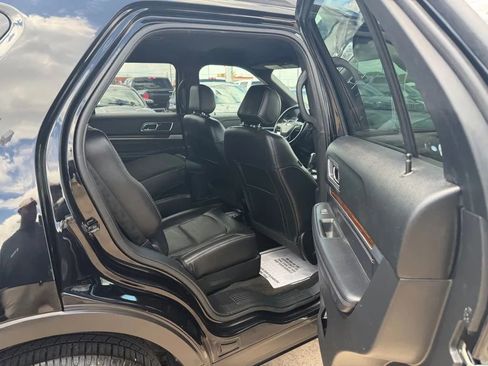 Used 2017 Ford Explorer Limited w/ Equipment Group 301A FWD image 12