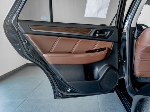 Used 2018 Subaru Outback 3.6R Touring image 22