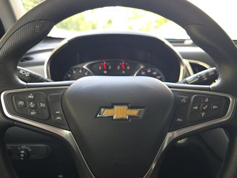 Used 2022 Chevrolet Equinox LS w/ LPO, Chrome Package AWD/4WD image 18