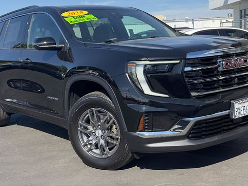 Used 2025 GMC Acadia Elevation FWD image 1