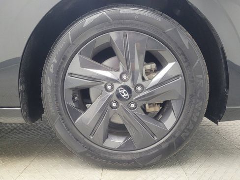 Used 2022 Hyundai Elantra SEL image 30