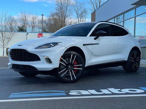 Used 2023 Aston Martin DBX image 51