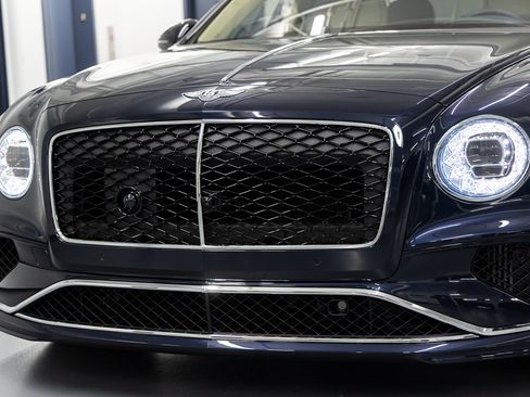 New 2026 Bentley Flying Spur Plug-In Hybrid AWD/4WD image 9