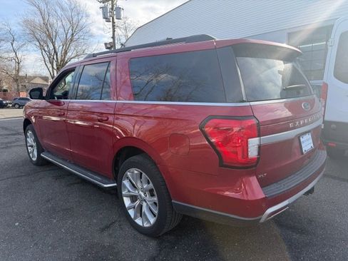 Used 2022 Ford Expedition Max XLT image 2