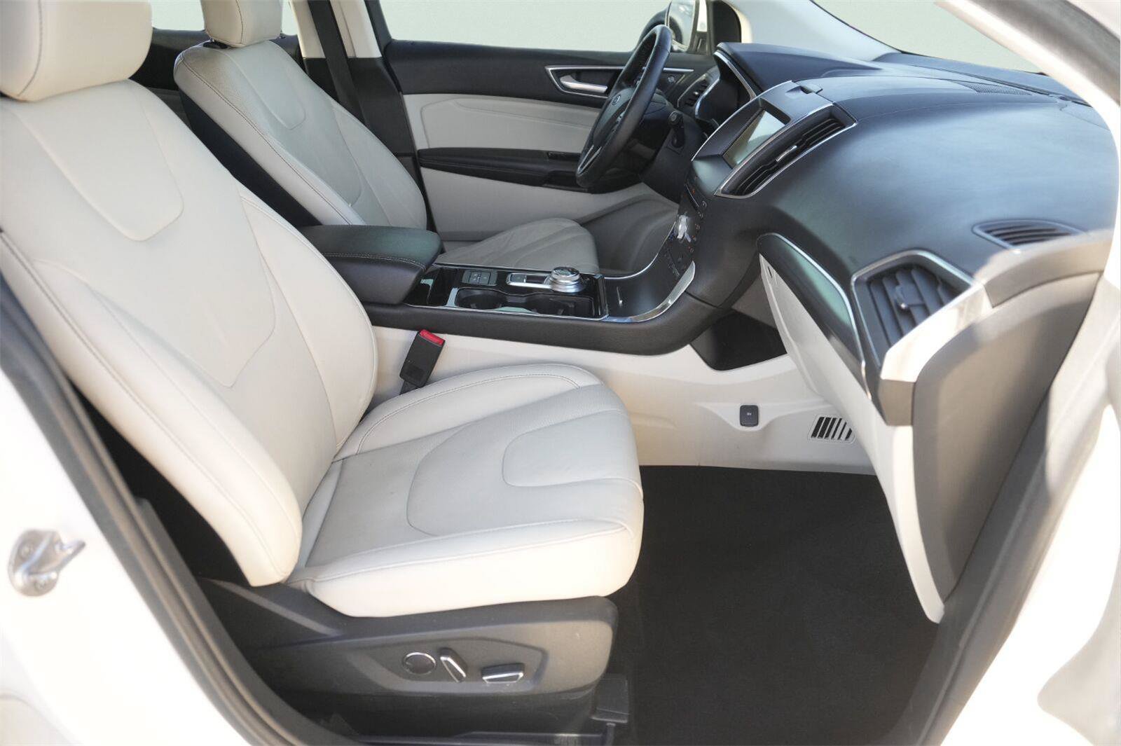 Used 2019 Ford Edge Titanium w/ Equipment Group 301A FWD image 19