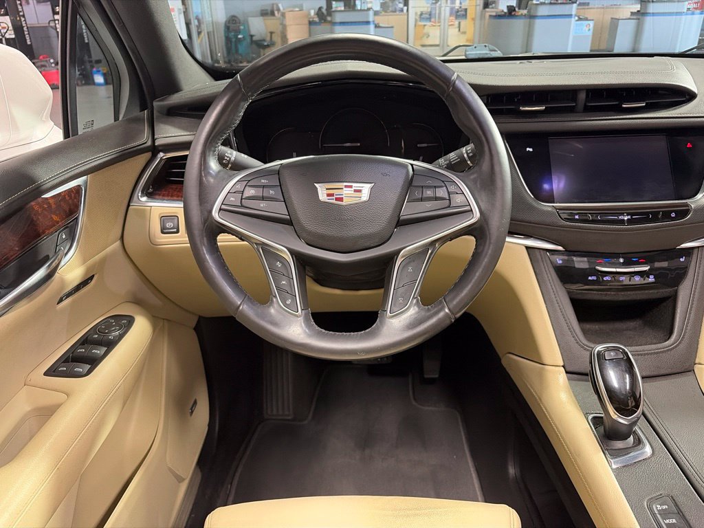 Used 2017 Cadillac XT5 Luxury w/ Driver Awareness Package AWD/4WD image 29