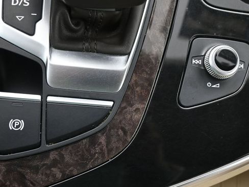 Used 2018 Audi Q7 3.0T Prestige w/ Prestige Package image 38