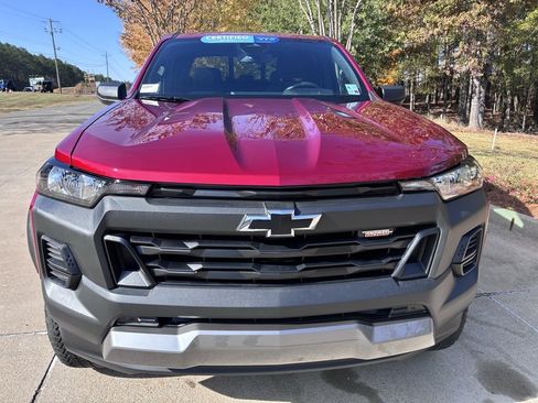 Used 2024 Chevrolet Colorado Trail Boss image 2