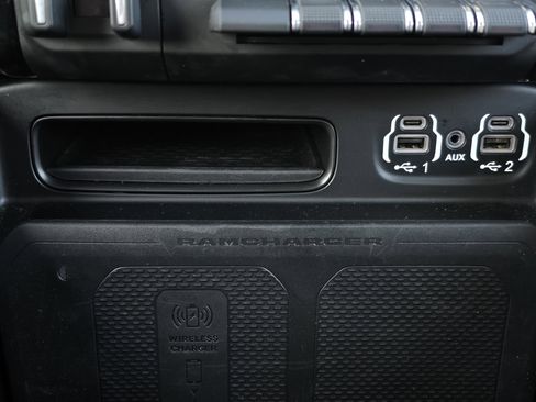 Used 2024 RAM 3500 Limited image 32