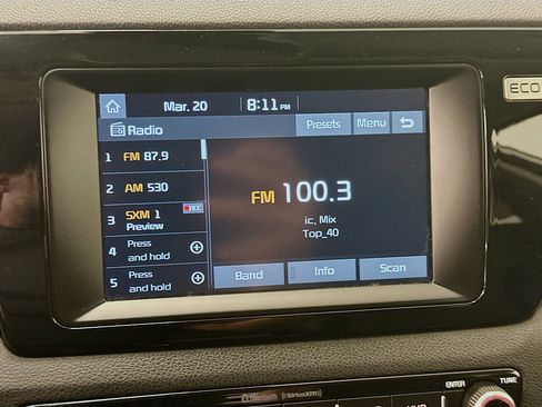 Used 2018 Kia Niro EX image 21