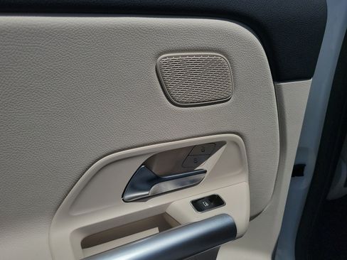 Certified 2025 Mercedes-Benz GLA 250 image 8