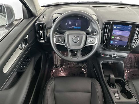 Used 2025 Volvo XC40 B5 Core w/ Protection Package Premier image 21