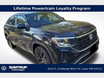 Used 2025 Volkswagen Atlas Cross Sport SE w/ Black Wheel Package