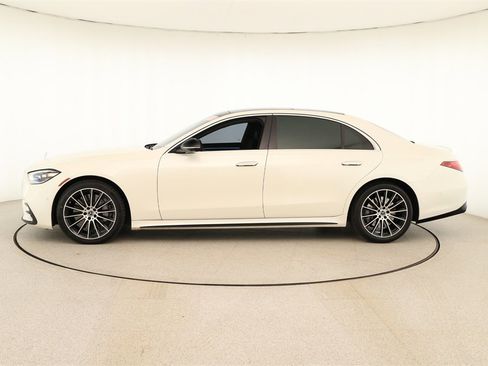 Used 2022 Mercedes-Benz S 580 4MATIC Sedan image 2
