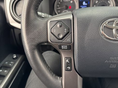 Certified 2017 Toyota Tacoma SR5 image 19