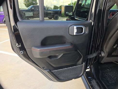 Used 2020 Jeep Gladiator Rubicon AWD/4WD image 14