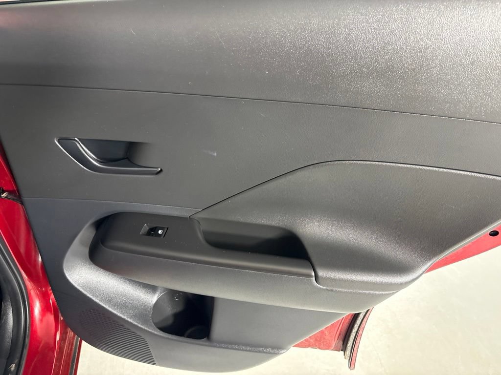 Used 2025 Hyundai Kona SEL FWD image 18