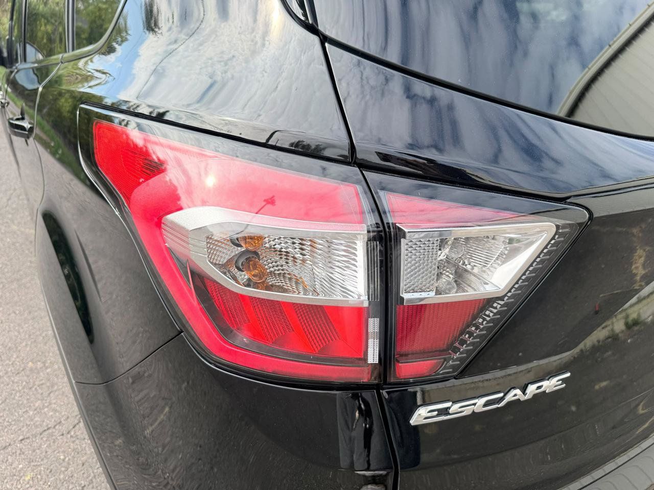 Used 2018 Ford Escape SEL AWD/4WD image 33