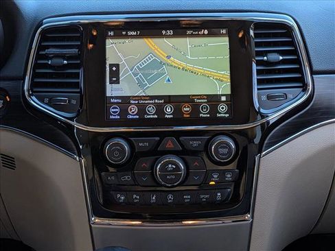 Used 2020 Jeep Grand Cherokee Limited w/ Luxury Group II image 13