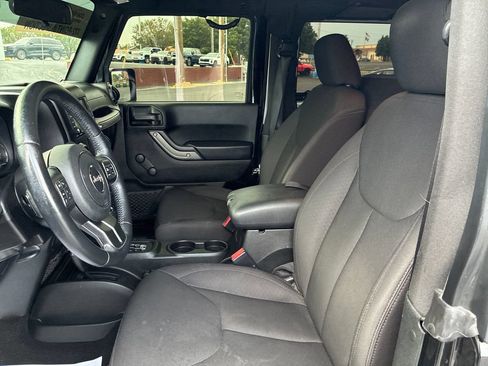 Used 2018 Jeep Wrangler Sport AWD/4WD image 10