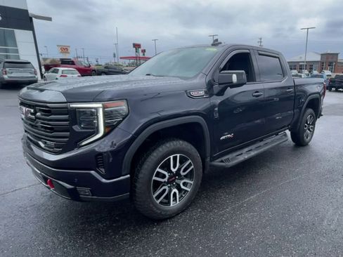 Used 2024 GMC Sierra 1500 AT4 w/ Technology Package image 4