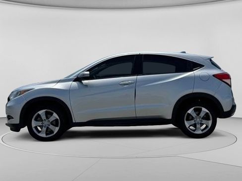 Used 2016 Honda HR-V EX image 9